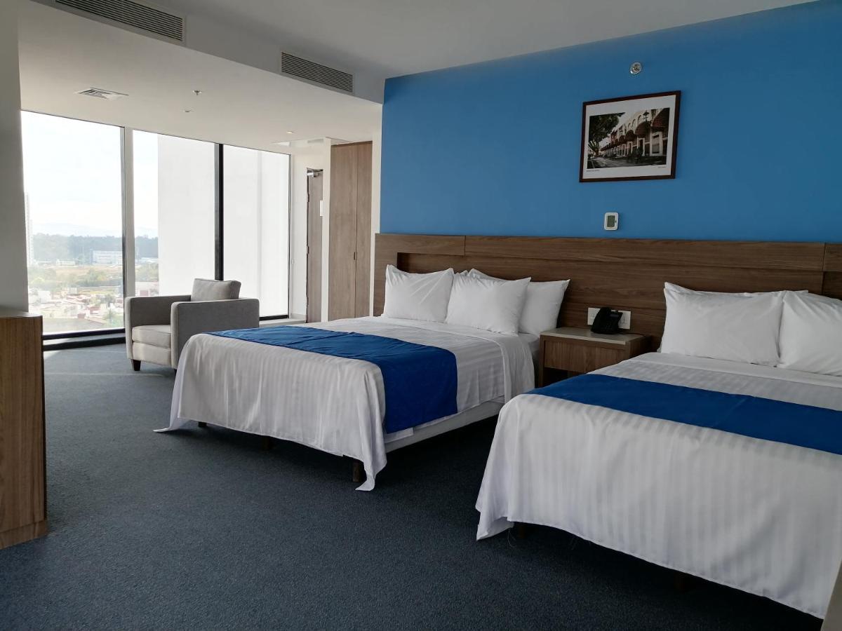 Wyndham Puebla Angelopolis Hotel Bagian luar foto