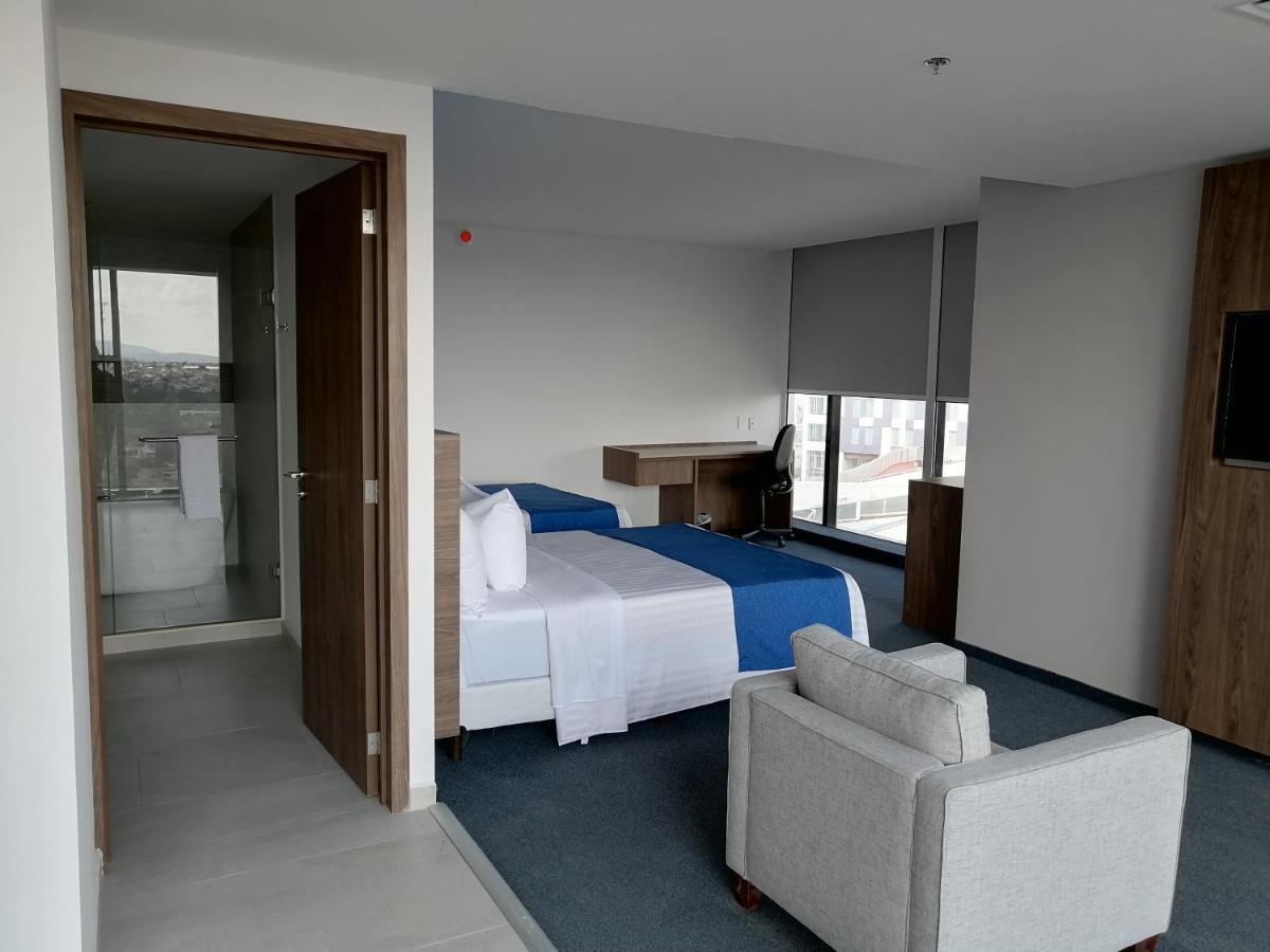 Wyndham Puebla Angelopolis Hotel Bagian luar foto