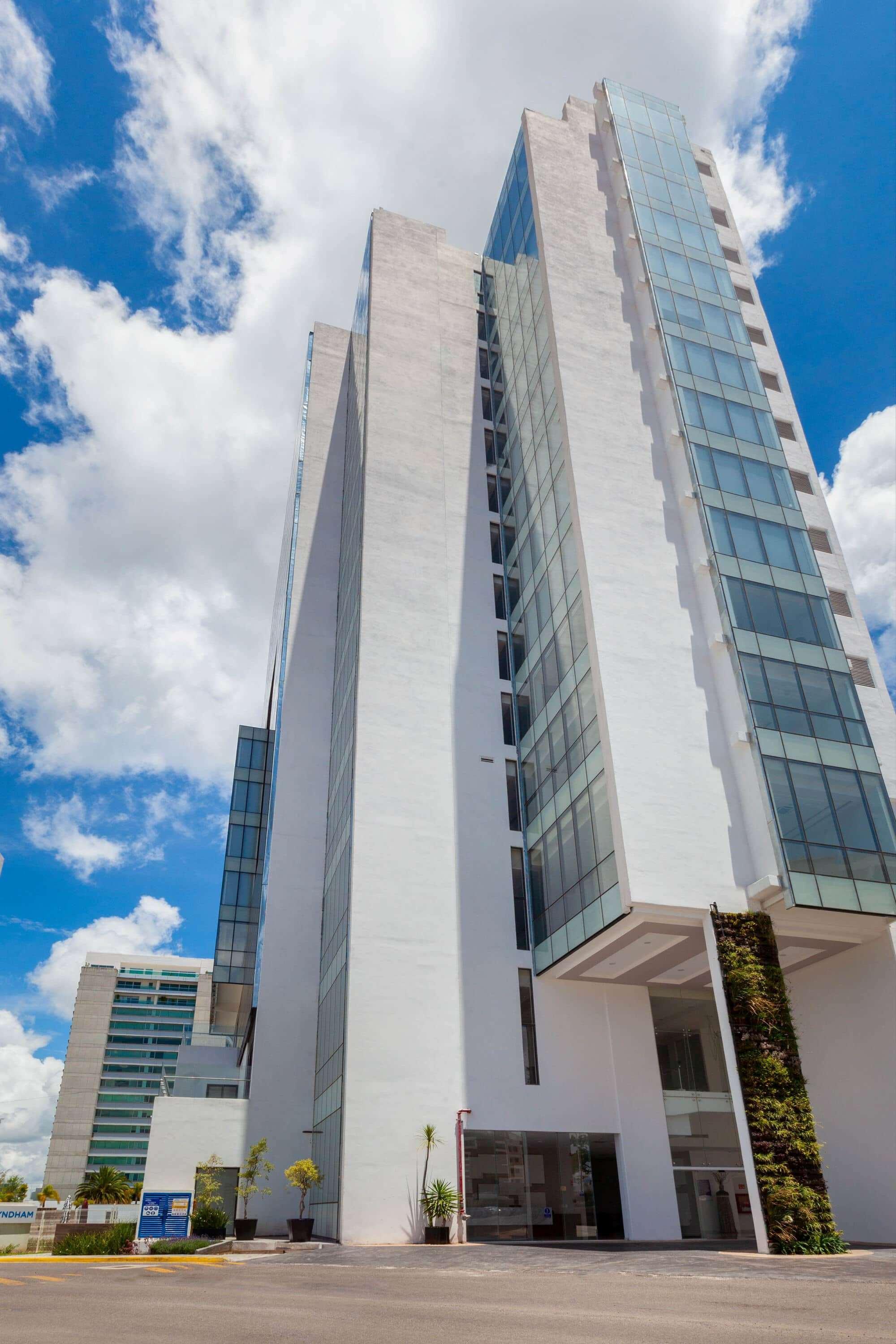 Wyndham Puebla Angelopolis Hotel Bagian luar foto
