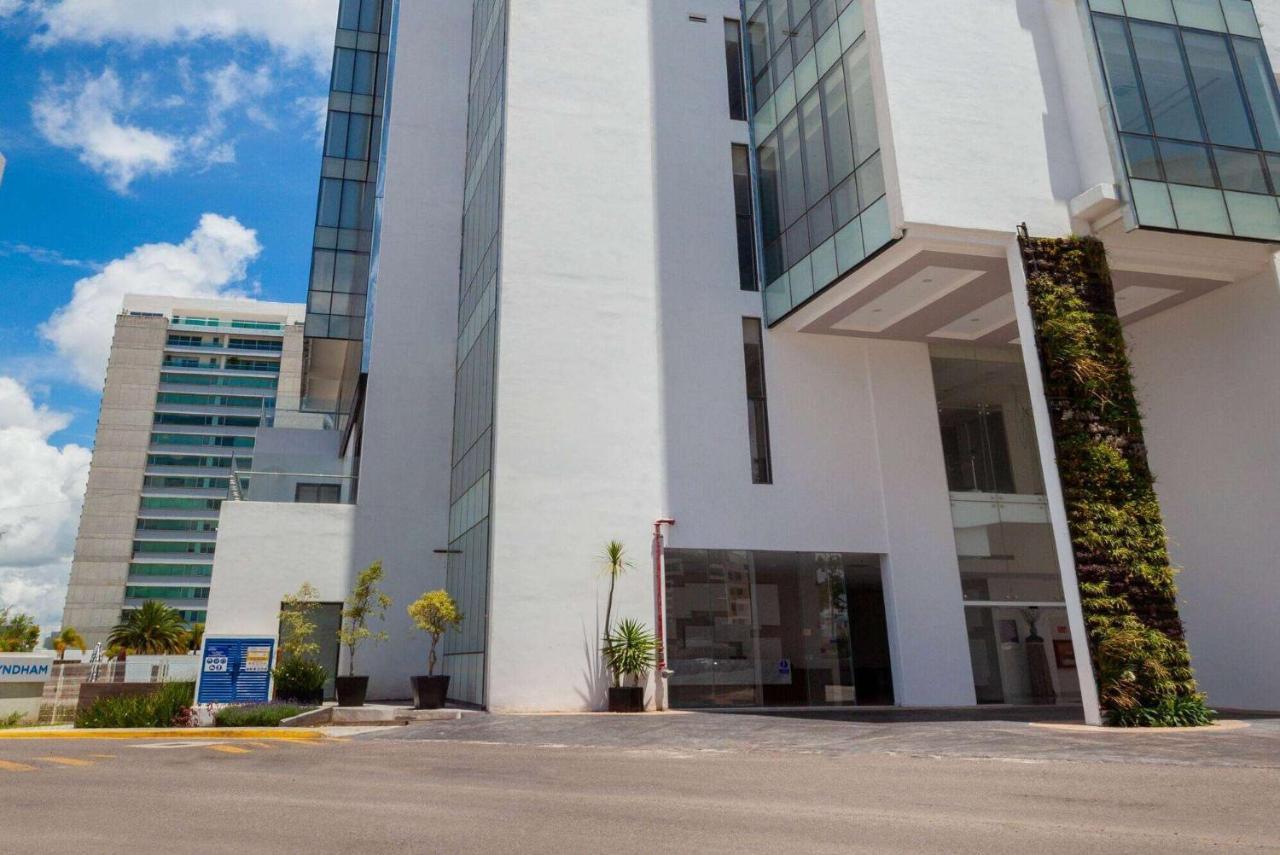 Wyndham Puebla Angelopolis Hotel Bagian luar foto